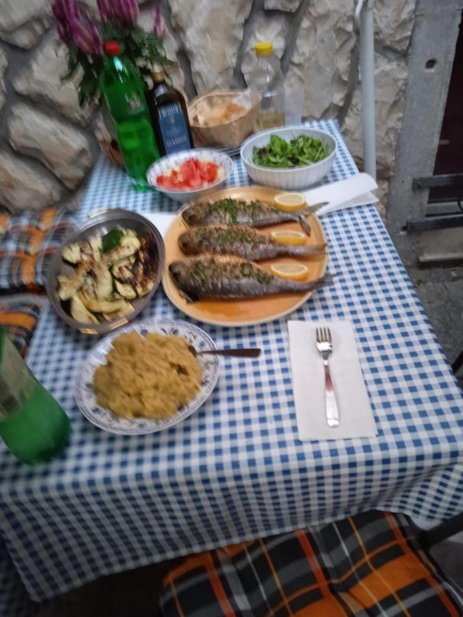Apartman I Sobe Cule Cres Eksteriør billede